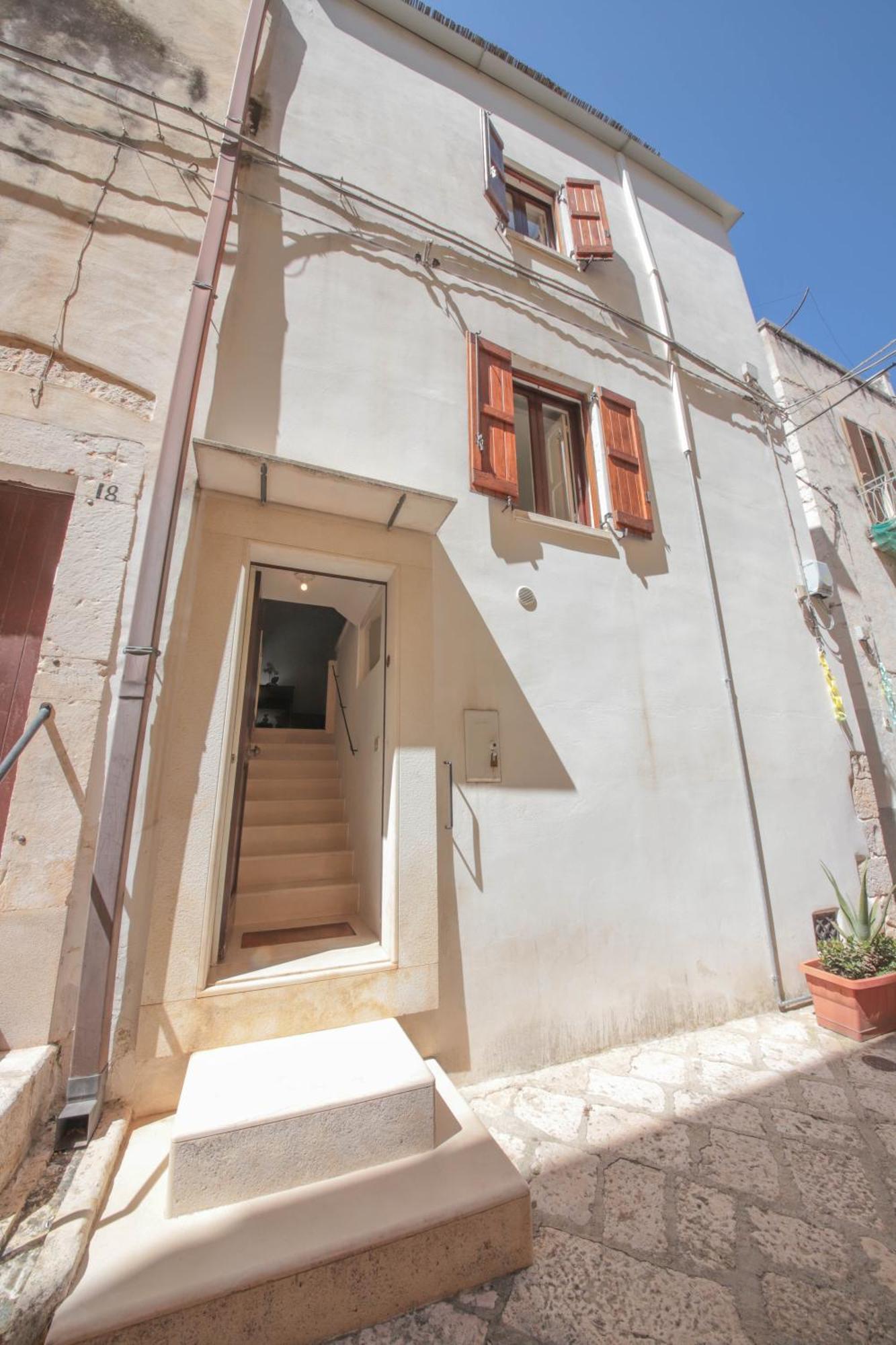 Alba Domus Holiday home *